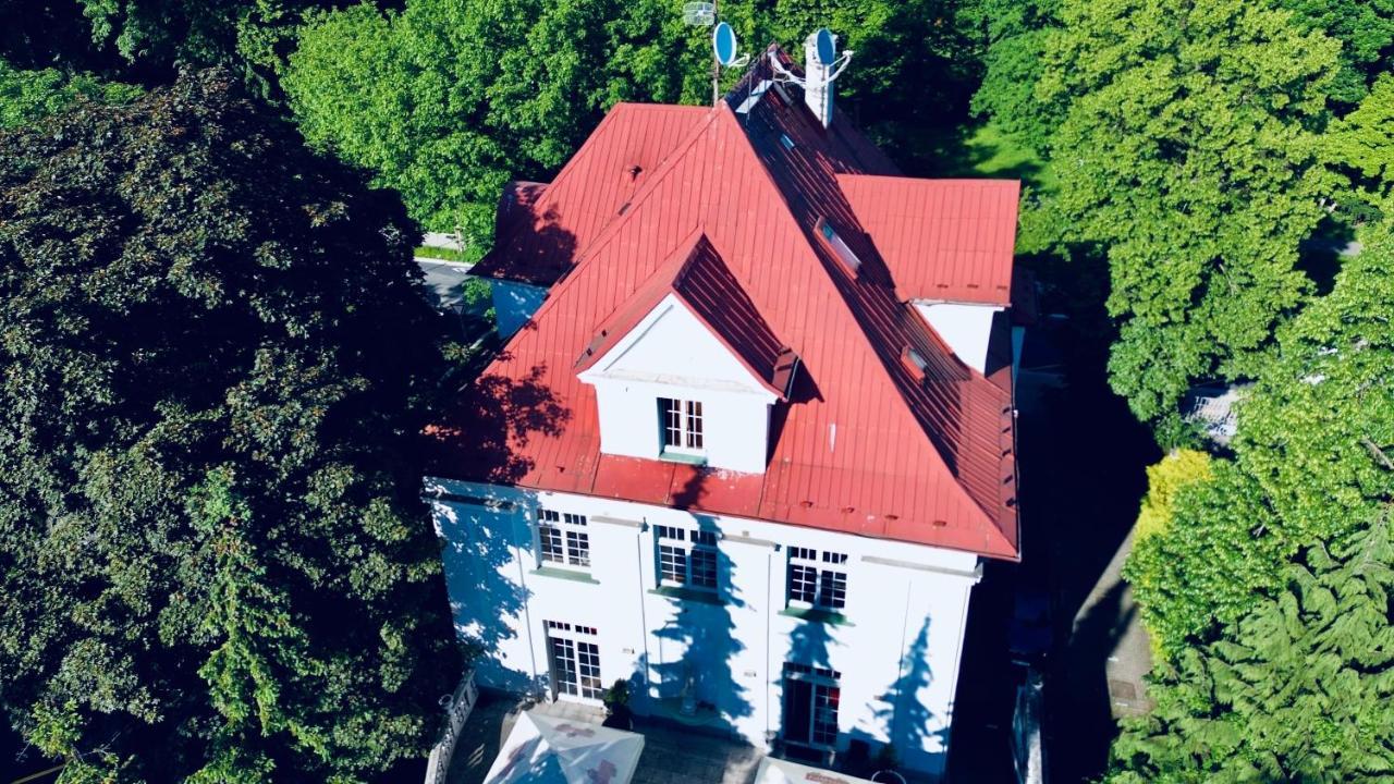 Retro Hotel Villa Ostrava Buitenkant foto