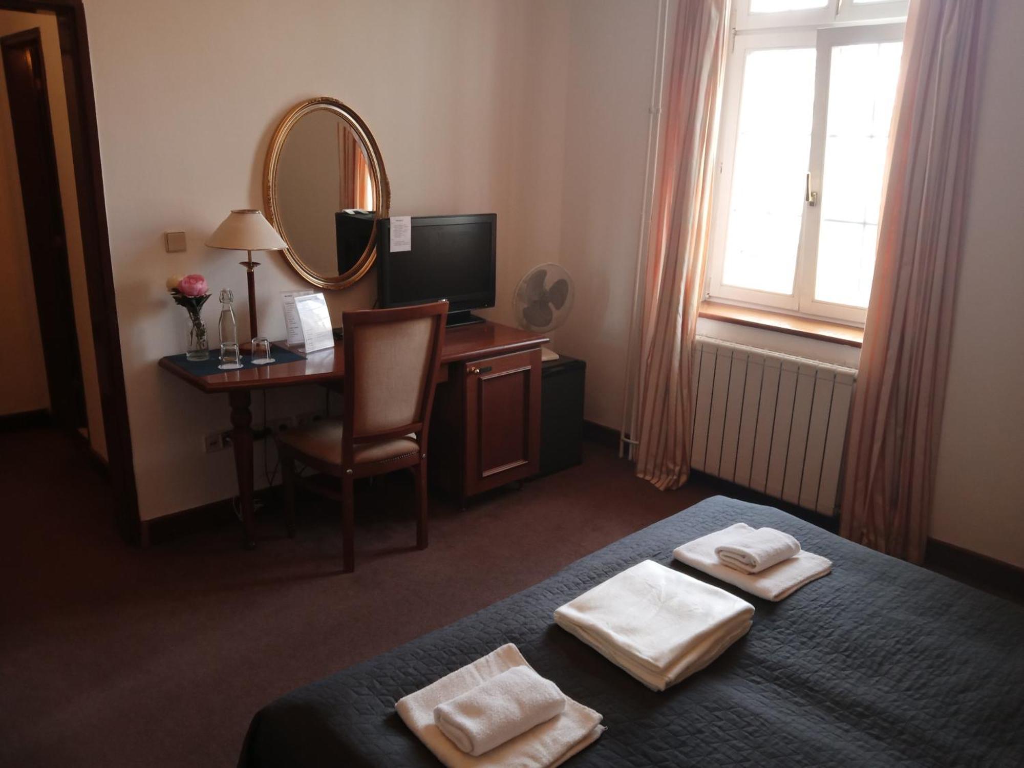 Retro Hotel Villa Ostrava Buitenkant foto