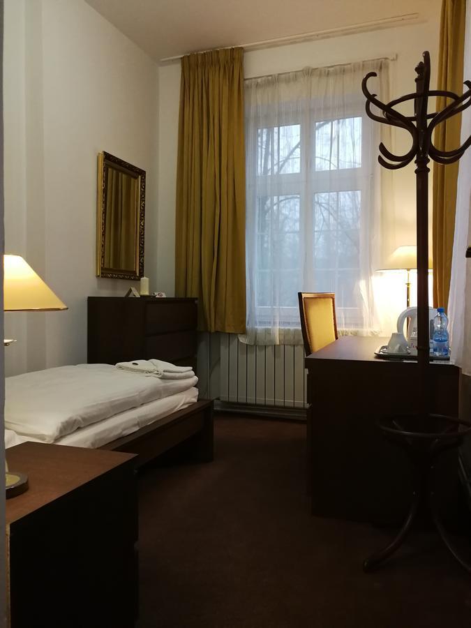 Retro Hotel Villa Ostrava Buitenkant foto